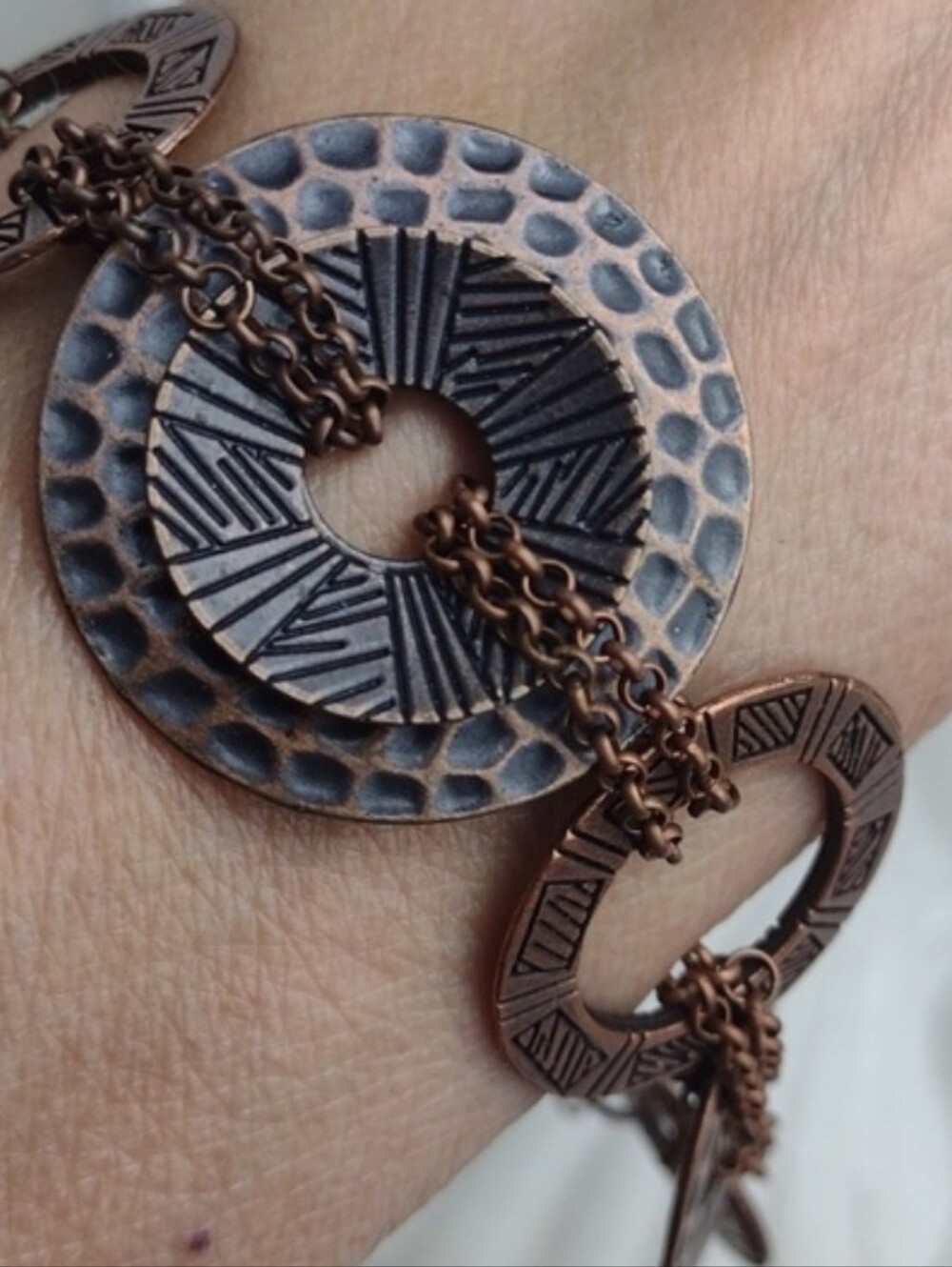 Cool Copper-Tone Textured Metal Ring Linked Chain Bracelet